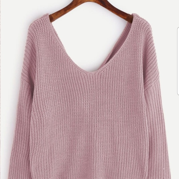 V Neckline Twist Front Sweater - Picture 3 of 8